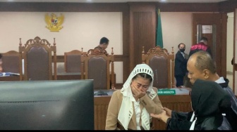 Hasnaeni si Wanita Emas Minta Dipindahkan dari Rutan Pondok Bambu karena Banyak Lesbi, Hakim Menolak!