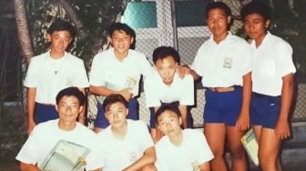 Foto Jadul Siswa SMP di Denpasar Tahun 1989, Penampilan Jadi Sorotan: Baju Siswa, Wajah Kepala Sekolah