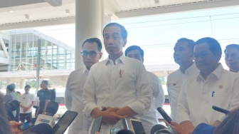 Jokowi: Masyarakat Bisa Uji Coba Kereta Cepat Mulai Oktober 2023, Gratis!