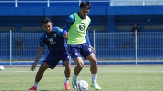 Jeda Kompetisi BRI Liga 1, Dua Pemain Persib Bandung Ini Fokus Pulihkan Cedera