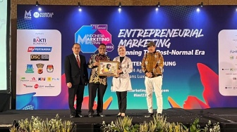Kang Emil Raih Gelar Semar Motekar di Pagelaran IMF 2023 Jabar Banten