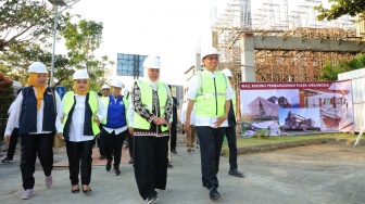 Gubernur Khofifah Resmikan Wall Raising Pembangunan Plaza Airlangga di Unair, Beroperasi Pertengahan 2024