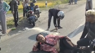 Viral Momen Santuy Seorang Pria Usai Terlibat Kecelakaan, Warganet: Dikasih Musibah Malah Dinikmati