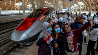 Menhub Ungkap Perasaan Warga Usai Jajal Kereta Cepat Jakarta-Bandung