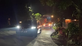 Iring-iring Mobil SBY dan AHY Tinggalkan Kediaman Prabowo Usai Pertemuan Tertutup 2 Jam Lebih