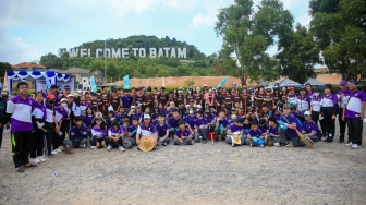 World Clean Up Day, 200 Siswa dan Guru Sekolah Yehonala Gotong Royong Memungut Sampah