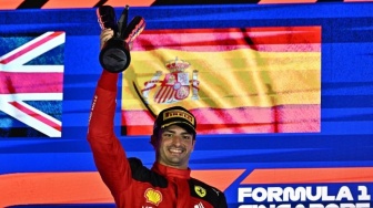 Carlos Sainz Menangi F1 GP Singapura untuk Akhiri Rentetan Kemenangan Red Bull