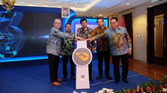 Wakil Menteri Perindustrian, Wakil Gubernur Jatim, dan Ketua GAIKINDO Resmi Buka GIIAS 2023 Surabaya