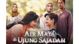 Sinopsis Air Mata di Ujung Sajadah dan Link Nonton Full Movie Selain LK21