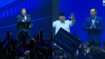 Saat SBY Nyanyi "Kamu Nggak Sendirian" untuk Prabowo