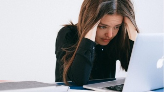 Bikin Gampang Burnout, Kenali 4 Ciri Work-Life Balance Kamu Bermasalah