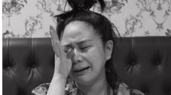 Minta Netizen Tak Hujat Bayinya Sambil Menangis, Denise Chariesta Malah Dibilang Tengil