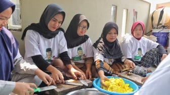 Cetak UMKM Baru di Palembang Lewat Pelatihan Pembuatan Keripik Pisang