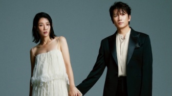 Rayakan 10 Tahun Pernikahan, Lee Bo Young Sebut Ji Sung sebagai Family Man