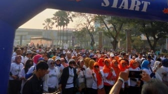 Bantu UMKM Karawang Naik Omzet, Relawan SandiUno Hadir di HUT Kadin Karawang: Ekonomi Kuat