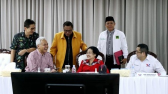 Gaya Tertawa Lepas Megawati, Ganjar dan Ketum Parpol Usai 3 Jam Rapat TPN
