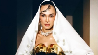 Luna Maya Fashion Show di Acara Istana Berbatik, Netizen: Cantik Elegan