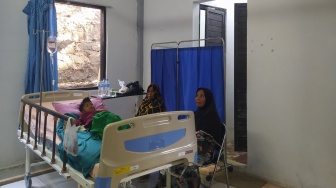 Cerita Ibu Korban Keracunan Massal di Bandung Barat, Sang Anak Alami Muntah hingga Diare