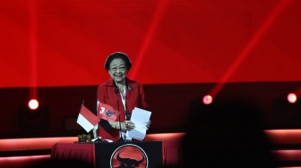 Megawati Bingung Ada Isu Ganjar Duet dengan Prabowo: Aku di Rumah Melamun Saja!