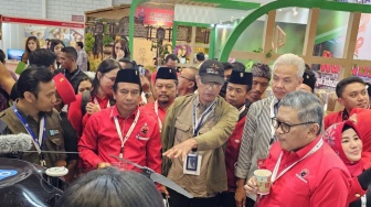 Usai Paparan di Bimtek, Sekjen PDIP Tinjau Pameran Pangan bersama Ganjar Pranowo