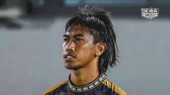 Profil Ady Setiawan, Pemain Dewa United yang Kepalanya Disikut Bek Persebaya Catur Pamungkas
