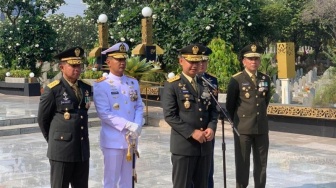 Jelang HUT TNI ke-78 Besok, TNI Ziarah ke Makam Ahmad Yani hingga BJ Habibie di TMP Kalibata