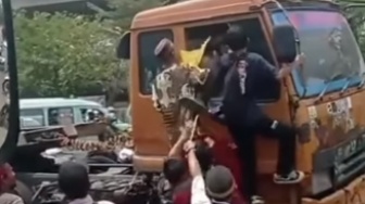 Viral, Detik-detik Pengantar Jenazah Ribut dengan Supir Truk di Cilincing