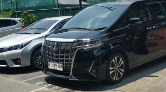 Mobil Alphard Pergi Tinggalkan Mapolda Metro Jaya, Mentan SYL Tak Nampak