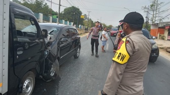 Kecelakaan Beruntun di Curug Serang, 5 Orang Dilarikan ke Rumah Sakit