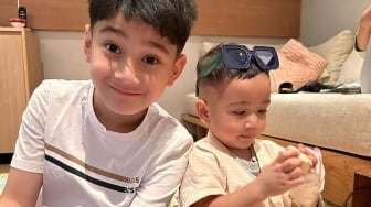 Rafathar Pakai Baju Belel dan Sandal Jepit ke Mall, Netizen Syok Takut Disangka Bahan Buat Bersyukur