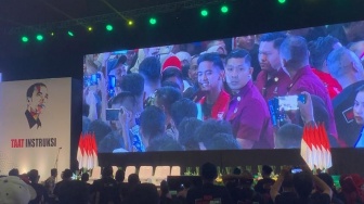 Kaesang Hadiri Konsolidasi Relawan Jokowi di Sentul, Langsung Diserbu Buat Foto Bareng