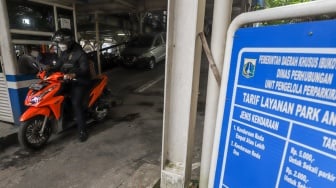 Pincang! Ledakan Kendaraan tak Sebanding Jumlah Parkir di Jakarta, Masalah Baru Intai Pramono Anung