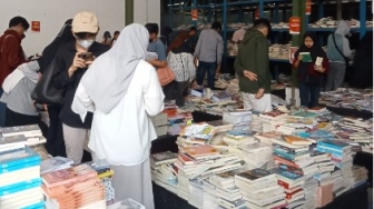Gramedia Buka Gudang, Pengunjung Serbu Diskon Buku