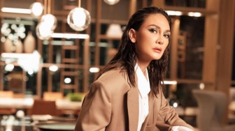 Pacaran dengan yang Lebih Muda, Luna Maya Bangga Masih Bisa Jatuh Cinta di Usia 40 Tahun