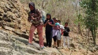 Kisah Warga Sisi Utara Bukit Batur Agung Gunungkidul, Berteman dengan Maut untuk Sejerigen Air Keruh