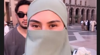 Syahnaz Sadiqah Banjir Dukungan Pakai Cadar saat Umrah, Dituntut untuk Tobat: Hukum Zina Itu Berat
