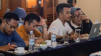 Para peserta mengikuti acara USAGM Workshop: Digital Security for Newsroom di Hotel Aryaduta, Jakarta, Selasa (10/10/2023). [Suara.com/Alfian Winanto]