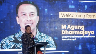 Wakil Ketua Dewan Pers, Agung Dharmajaya memberikan sambutan saat gelaran Lokal Media Summit (LMS) 2023 di Hotel Aryaduta, Jakarta, Rabu (11/10/2023). [Suara.com/Alfian Winanto]