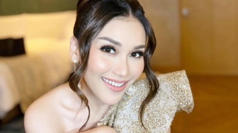 Ayu Ting Ting Pasang Muka Jutek Ditanya Tato di Tubuhnya