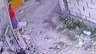 Berulah Lagi, Bu Masriah Joget-joget Usai Buang Sampah di Depan Rumah Tetangga