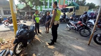 Brakk! Kecelakaan Karambol di Karanganyar Libatkan Truk Tronton, Mobil hingga Sepeda Motor