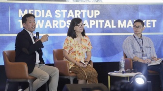 (kiri-kanan) Pemred Suara.com Suwarjono, Founder Pigijo.com Claudia Ingkiriwang, Capital Market Analyst Reza Priyambada saat Local Media Summit 2023 di Hotel Aryaduta, Menteng, Jakarta Pusat, Rabu (11/10/2023). [Suara.com//Alfian Winanto]