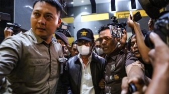 Syahrul Yasin Limpo Dijemput Paksa KPK, Tangan Diborgol dan Muka Ditutup Masker