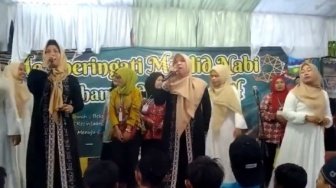 Detik-detik Perempuan Meninggal Saat Lantunkan Selawat, Tiba-tiba Ambruk di Panggung