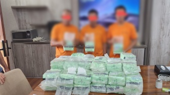 Terjadi Kejar-kejaran, Polisi Ringkus 3 Pria Bawa 65 Kg Sabu dari Malaysia ke Medan