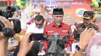 Hentikan Budaya Makan Bersisa, Gubernur Sumbar Sebut Masih Banyak yang Kekurangan Makanan di Tengah Aksi Boros