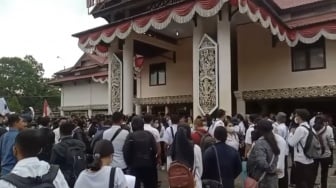 600 Guru Honorer di Kabupaten Landak Gelar Demo soal Pendaftaran PPPK