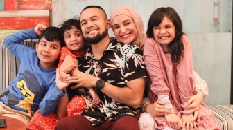 Anak Shireen Sungkar Tergulung Ombak, Alami Luka di Bagian Wajah