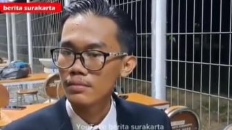 Ekspresi Penggugat Usia Capres-Cawapres, Almas Tsaqibbirru saat Ditanya Mengingatkan Netizen sama Sosok Ini