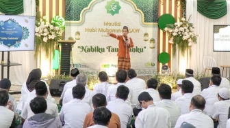 Peringati Maulid Nabi, Ustad Maulana Beri Siraman Rohani di Pegadaian